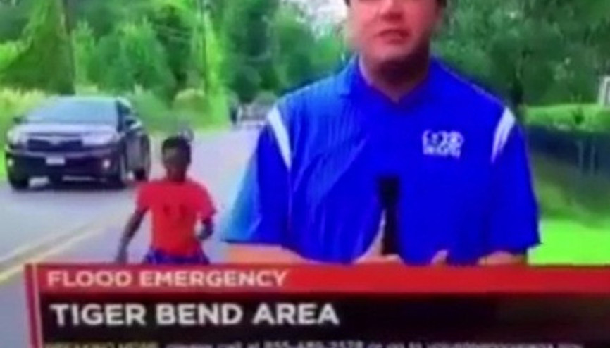 Sel bölgesinde haber yapan muhabiri trolledi