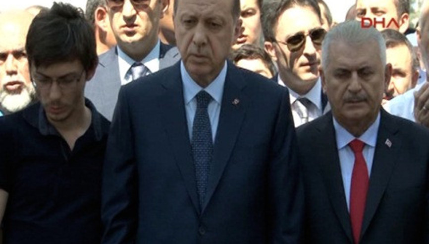 Erdoğan, İçyerin cenaze namazına katıldı