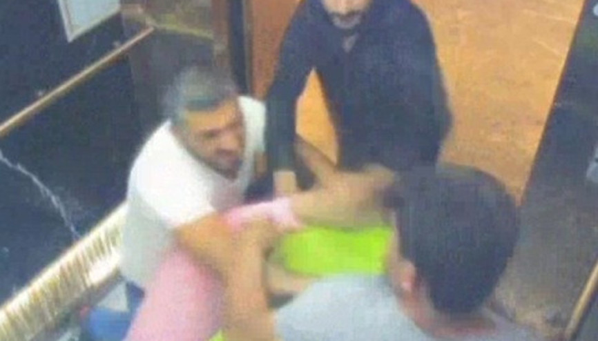 Lüks rezidanstaki dehşet anı kamerada Lüks rezidanstaki dehşet anı kamerada