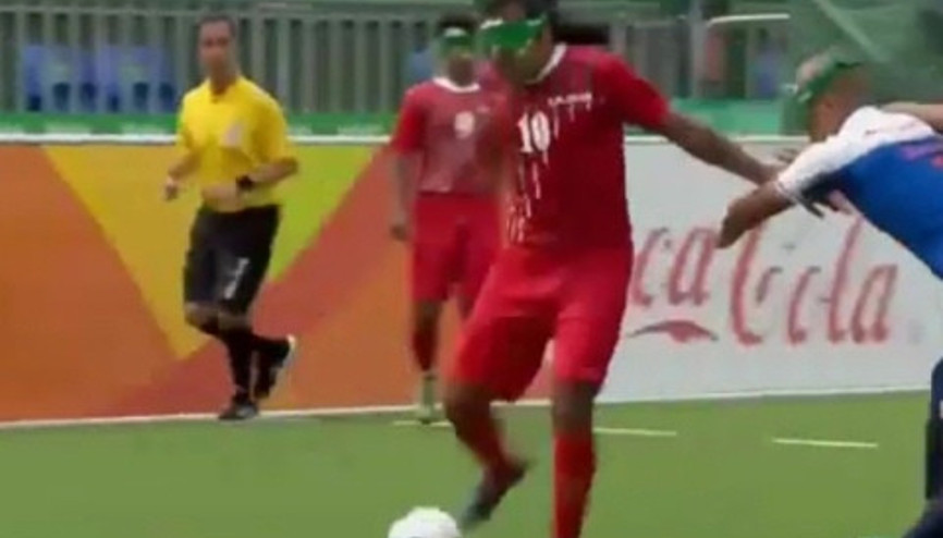 Görme engelli futbolcudan muhteşem gol