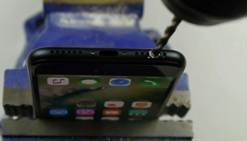 iPhone 7ye matkapla kulaklık girişi açtı
