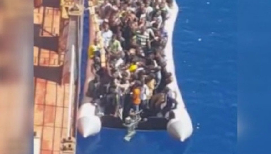 Libyada batma tehlikesi bulunan göçmen botunu Türk gemisi kurtardı
