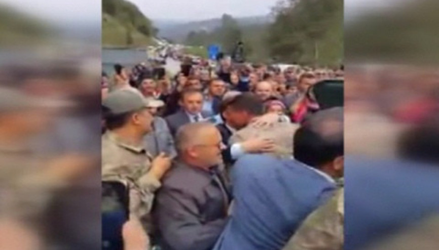 6 teröristi etkisiz hale getiren askerler konvoyla karşılandı