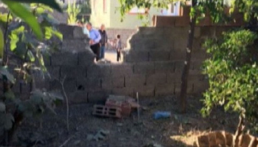 Osmaniyede 2 mahalleye 3 havan mermisi atıldı