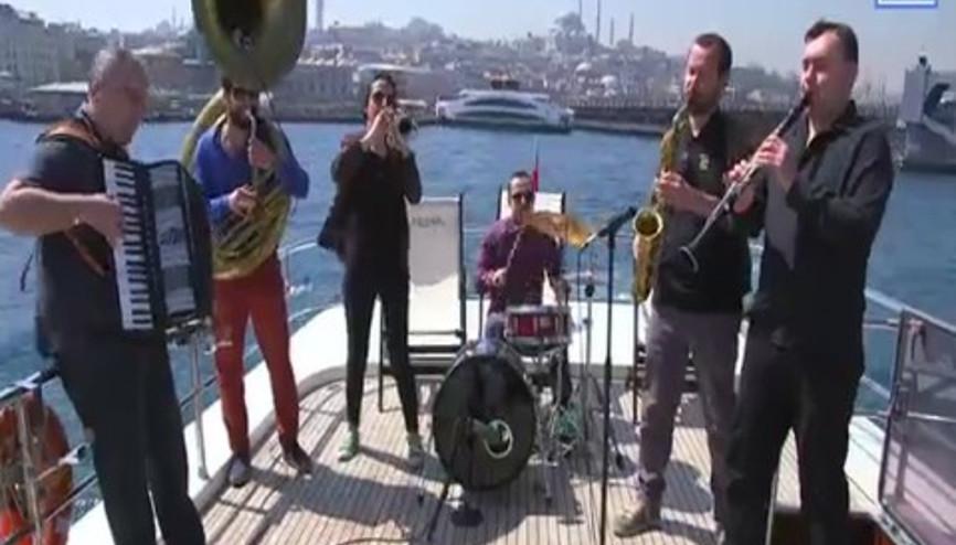 Efsane jenerik böyle yorumlandı