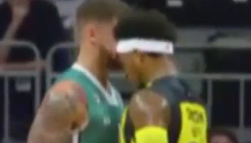 Bobby Dixon, Scottie Wilbekine kafa attı