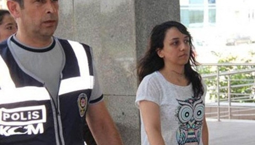 Kadın hakim duruşmada gözaltına alındı