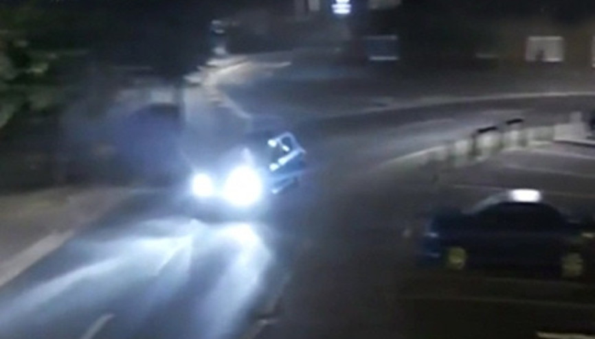 İngiliz polisi bu saldırganın peşinde