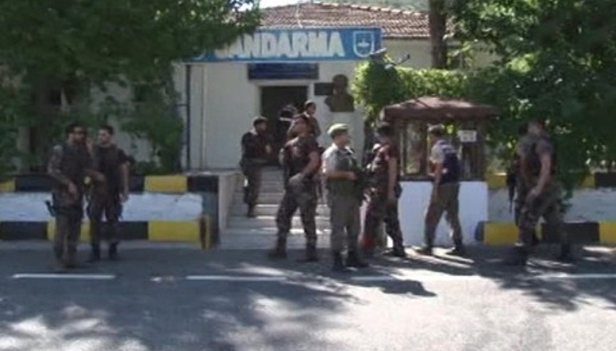 Marmaris’te aranan darbeci askerlerden 3’ü yakalandı