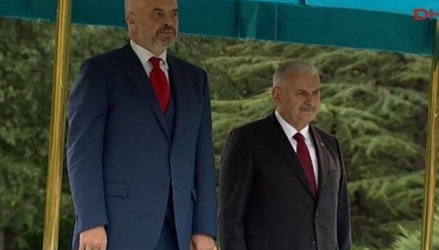 Başbakan Yıldırım Arnavutluk Başbakanı Edi Ramayı resmi törenle karşıladı