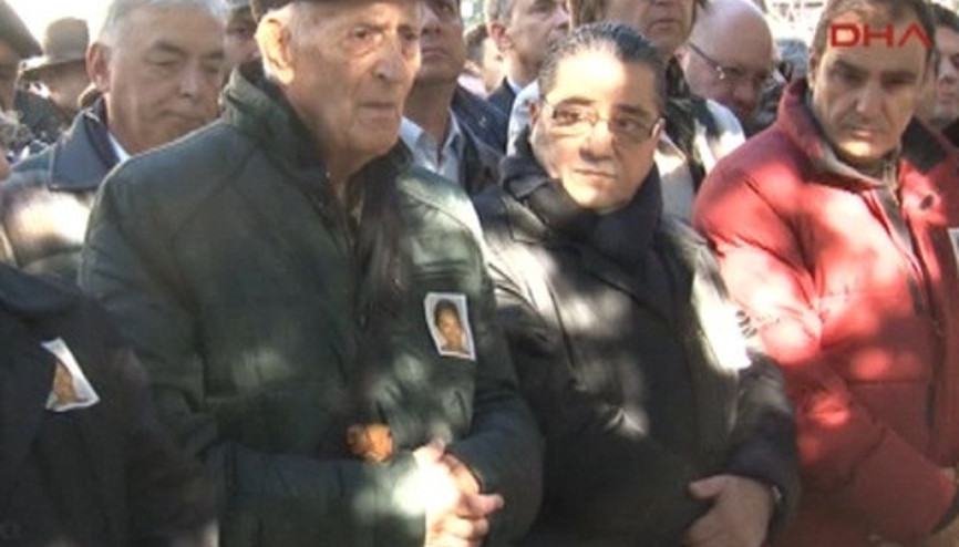 Annesini boğarak öldürdü