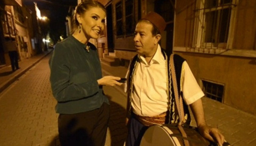 Gülben Ergen Ramazan davulcularını ziyaret etti