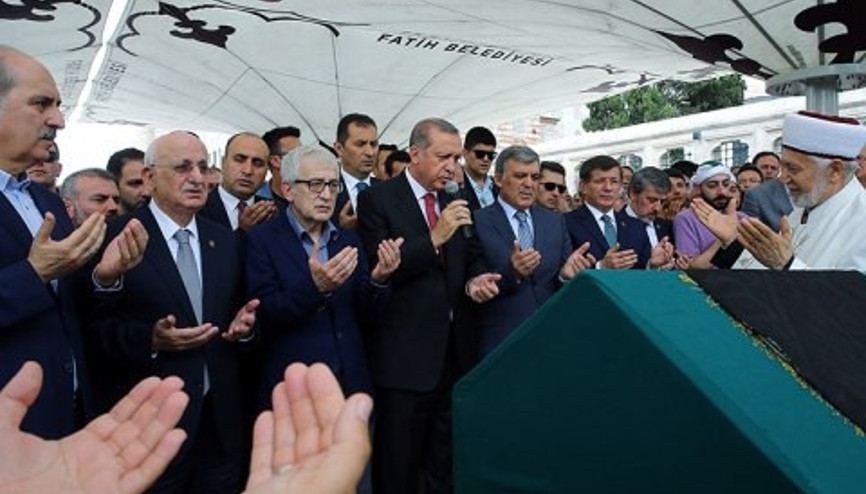 Erdoğan, Gül ve Davutoğlu cenazede buluştu