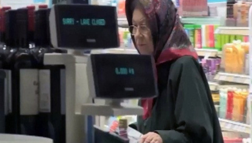 Kraliçe Elizabeth süpermarket alışverişini kendisi mi yapıyor
