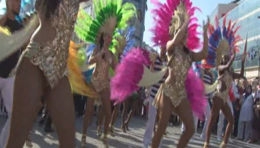 Tekirdağda Kiraz Festivali Rio Karnavalına döndü Tekirdağda Kiraz Festivali Rio Karnavalına döndü