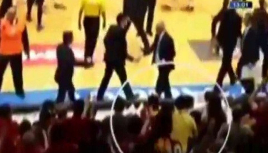 İşte Obradovic’e tükürülme anı