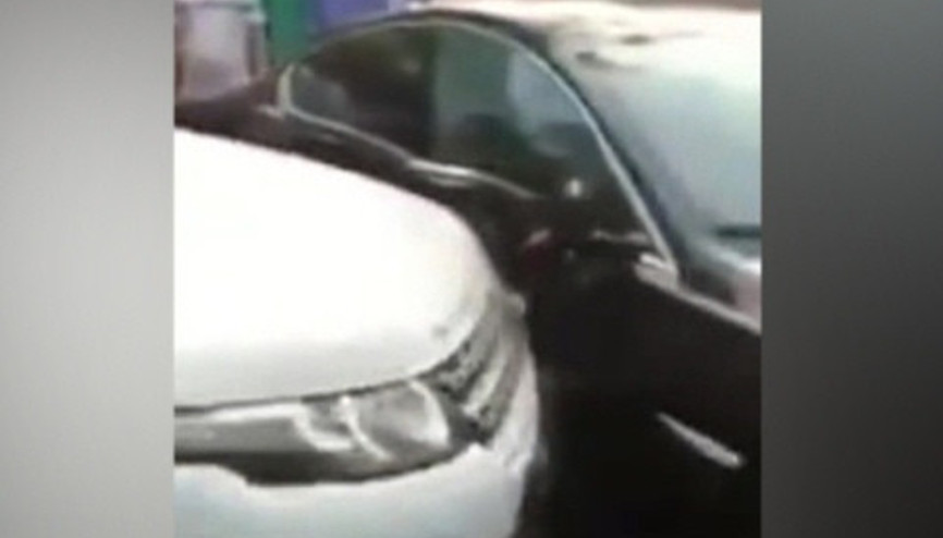 Önüne başka bir araç parkedince korku saçtı