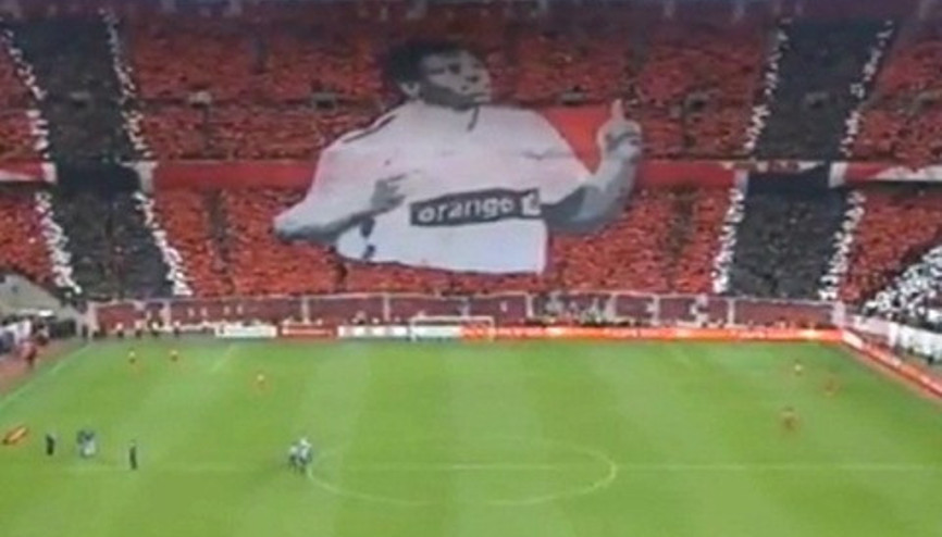 Sahada ölen futbolcuya vefa