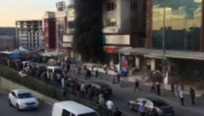 Ümraniye Dudulluda işhanında yangın