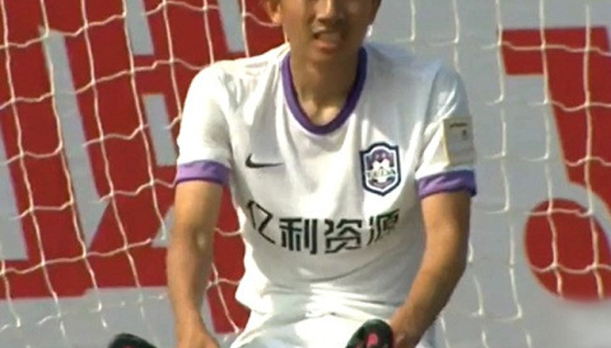 Mao Biao, kaçırdığı gole kendi de inanamadı
