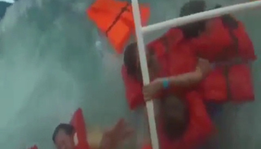 Tur gemisi alabora oldu