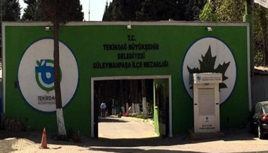 Son kez görmek için tabutu açtılar, şaşkına döndüler