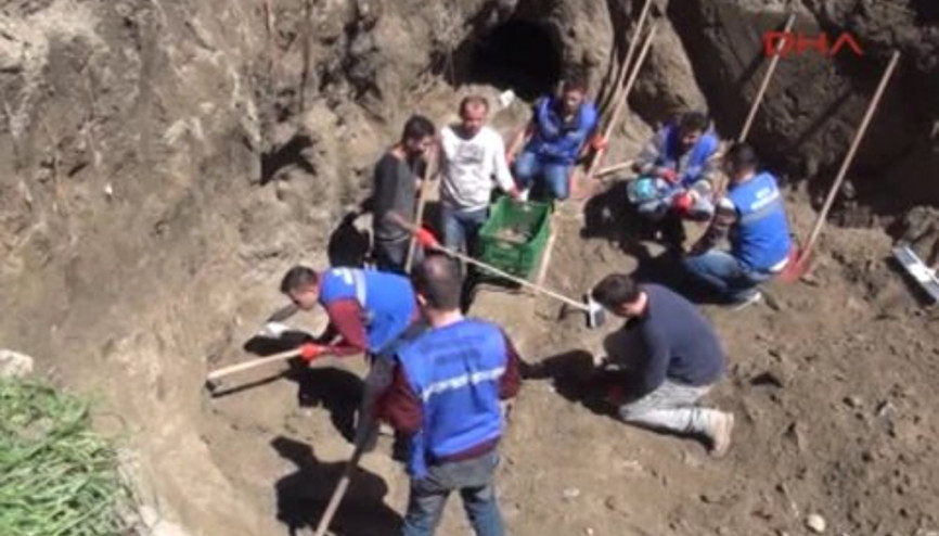 Defineye niyet, 2000 yıllık anıt mezara kısmet