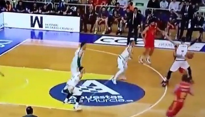 Basketbolda görülmemiş hareket