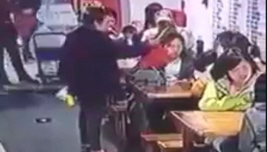 Yaşlı kadının sıra dışı hırsızlık yöntemi Yaşlı kadının sıra dışı hırsızlık yöntemi