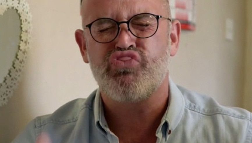 Tikleri yüzünden iş bulamıyor