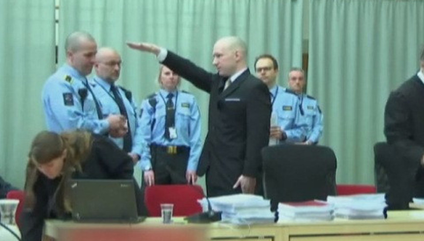Norveçli seri katil mahkemede Nazi selamı verdi Norveçli seri katil mahkemede Nazi selamı verdi