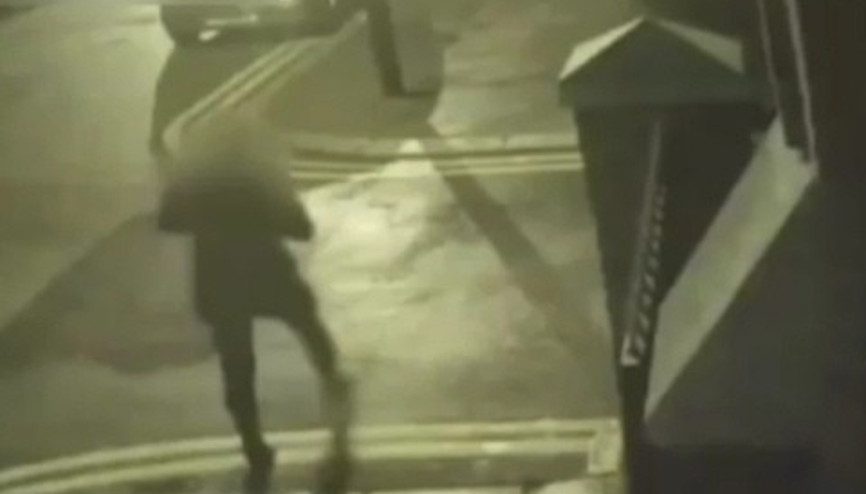 Sokak ortasında gasp dehşeti Sokak ortasında gasp dehşeti