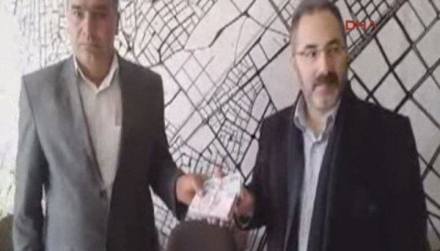 Hamal, bulduğu 28 bin lirayı sahibine teslim etti