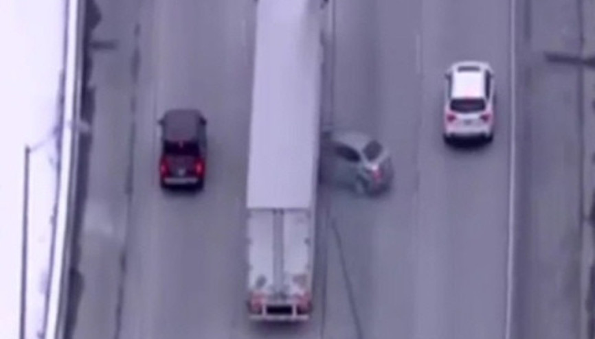 ABDde polisten kaçış kazayla sona erdi