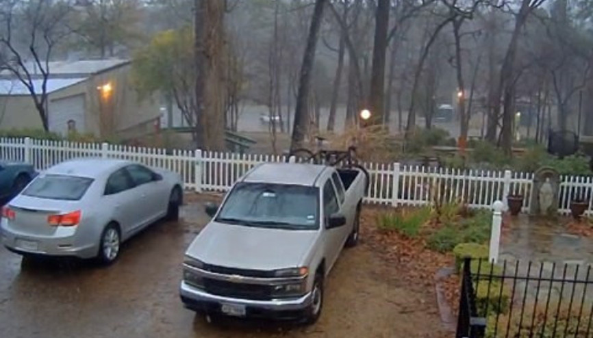 Ağaca yıldırım çarpma anı