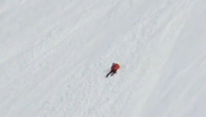 ABDli kayakçı 305 metre düştü burnu bile kanamadı