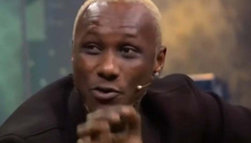 Yattara Beyaz Showda kırdı geçirdi