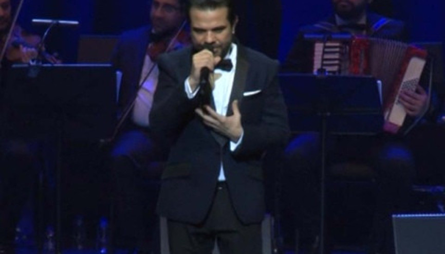 Kenan Doğulu’dan unutulmaz Zeki Müren taklidi