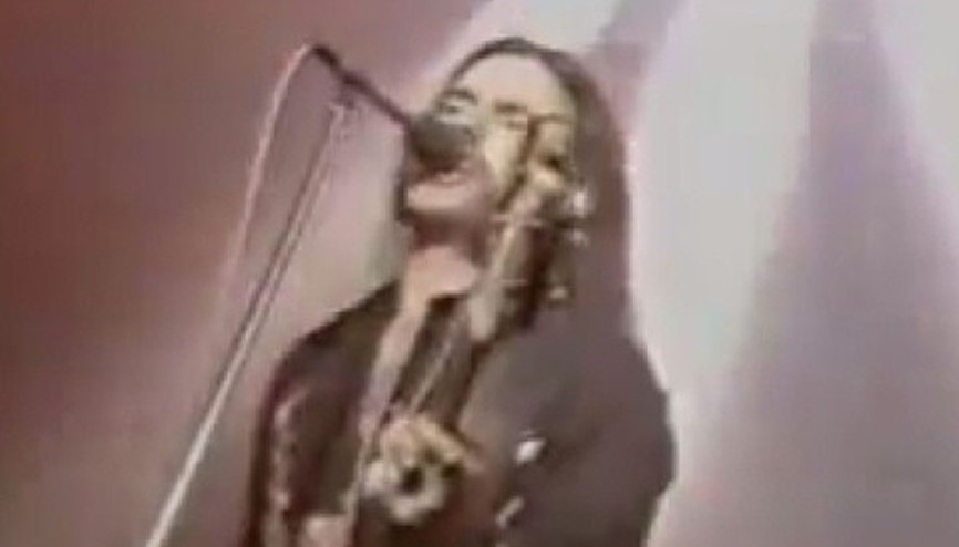 Ünlü rock şarkıcısı Lemmy Kilmister hayatını kaybetti