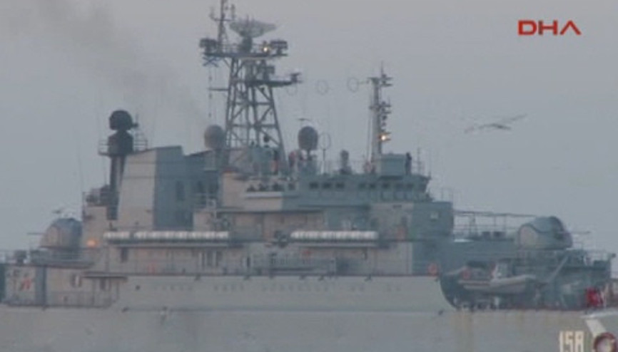 Rus savaş gemisine İstanbul Boğazında denizaltılı takip