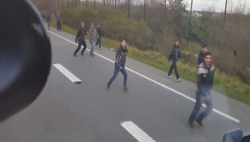 Macar kamyon şoföründen insanlık dışı davranış