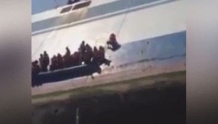 Alabora olan yolcu gemisinden mucize kurtuluş