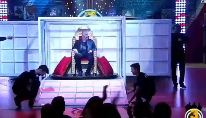 Cem Yılmaz Üç Adama sürprizle çıktı