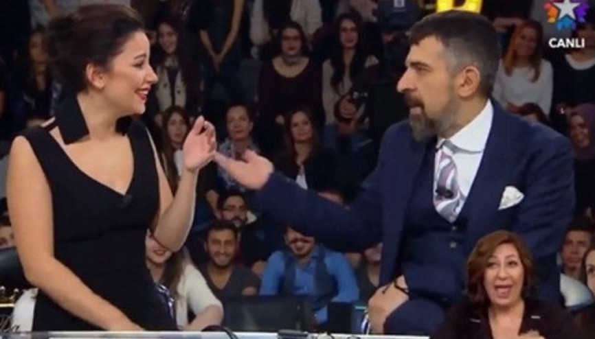 Okan Bayülgen, Merve Özbeyin göğsüne dokununca...