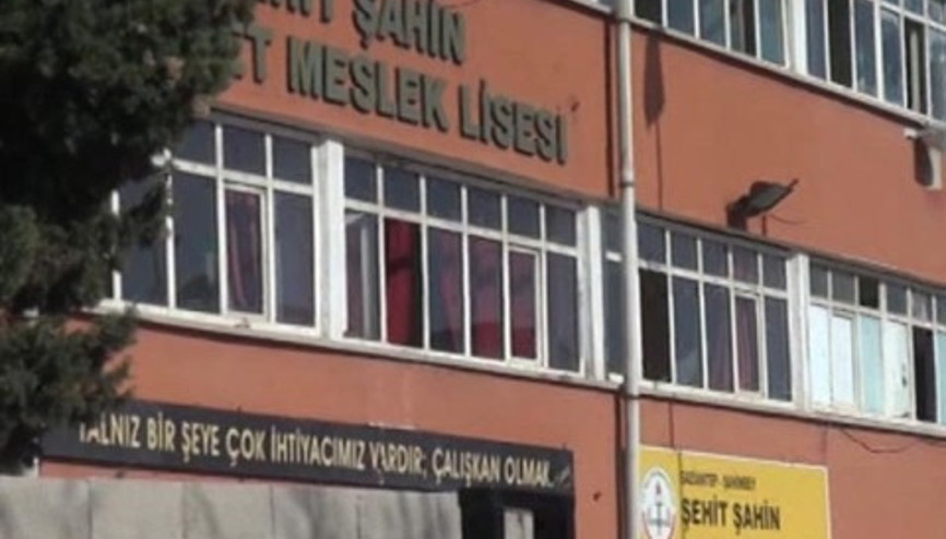 Halk Cephesi üyeleri Gaziantepte okul bastı