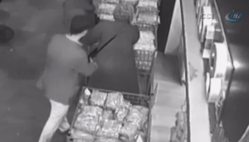 Makaslı kapkaç kamerada