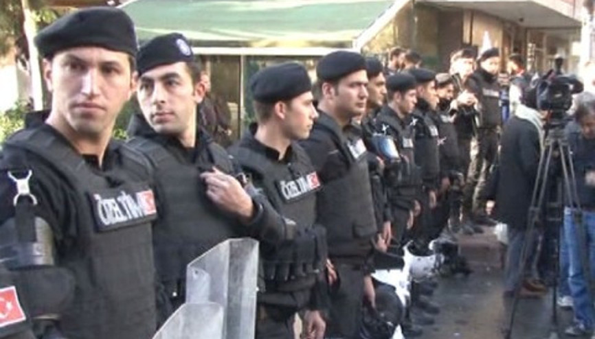 Kanal Türk binasının bulunduğu ortaklar caddesi trafiğe kapatıldı