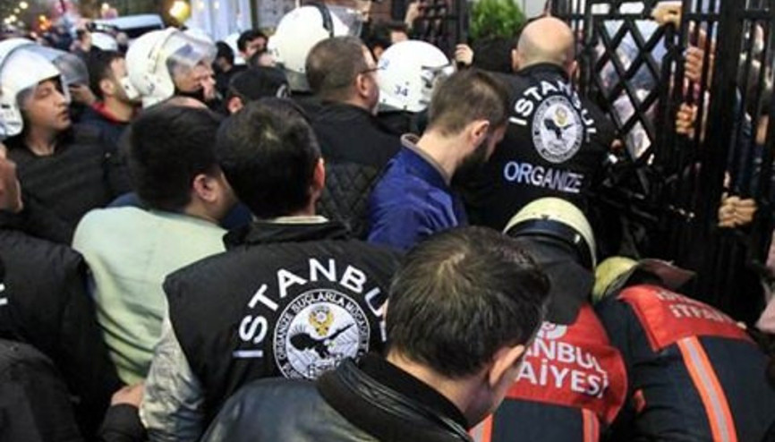 Kanaltürk kapısı önünde polis müdahalesi