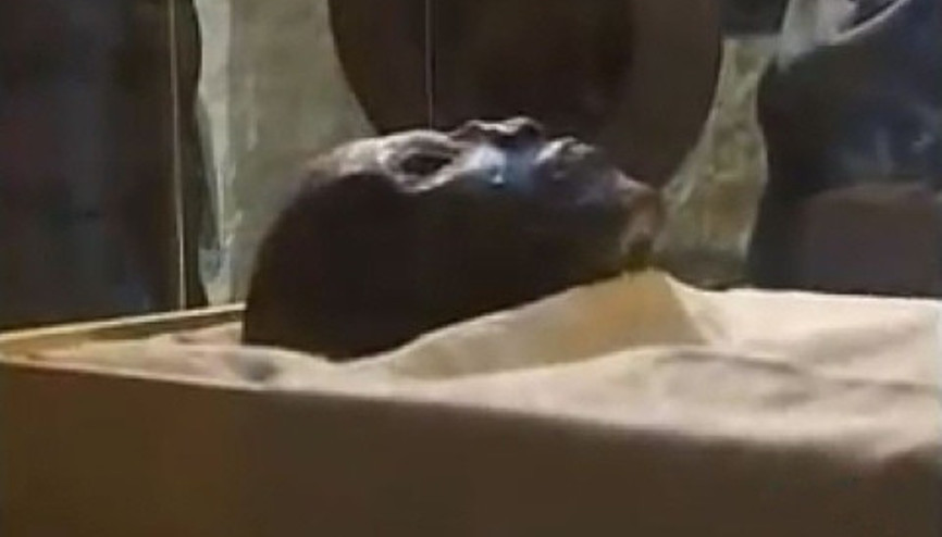 Tutankamonun yüzü ilk kez sergide