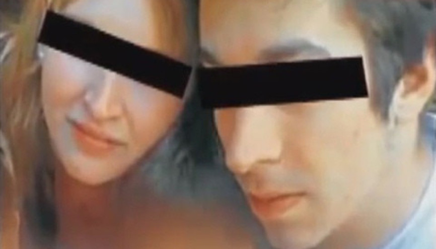 Anne-babalarını öldürüp cesetlerini köpeklere yedirdiler